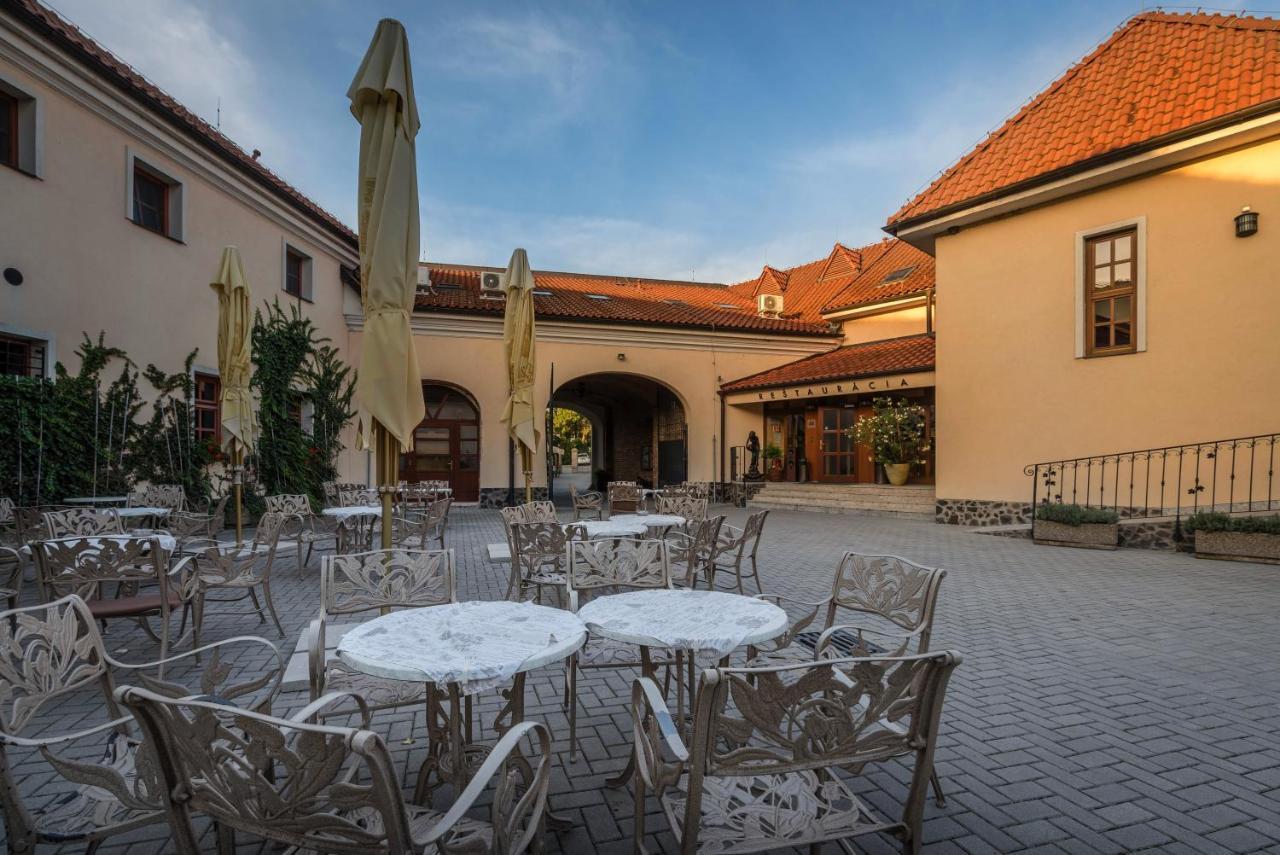 Chateau Krakovany Exterior photo